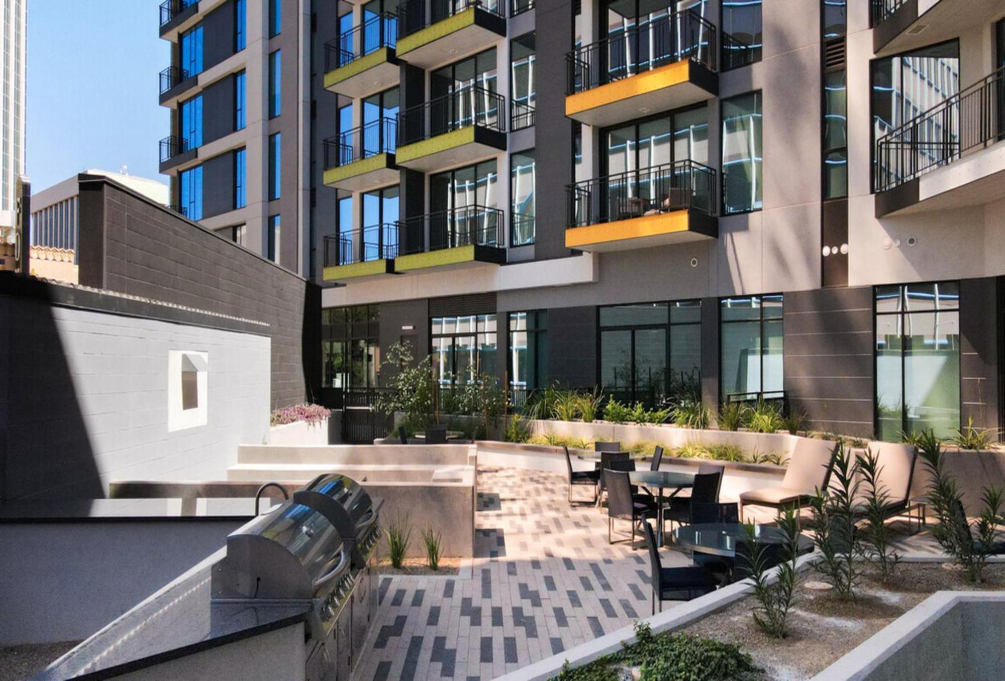 Rendezvous Apartments By Barsala Tucson Exterior photo